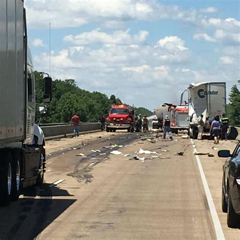 I 40 west accident today - Jun 10, 2022 · GREENSBORO, N.C. (WGHP) — A crash on Interstate 40 West shut down the two left lanes in Greensboro, according to the North Carolina Department of Transportation (NCDOT). The crash occurred at ... 